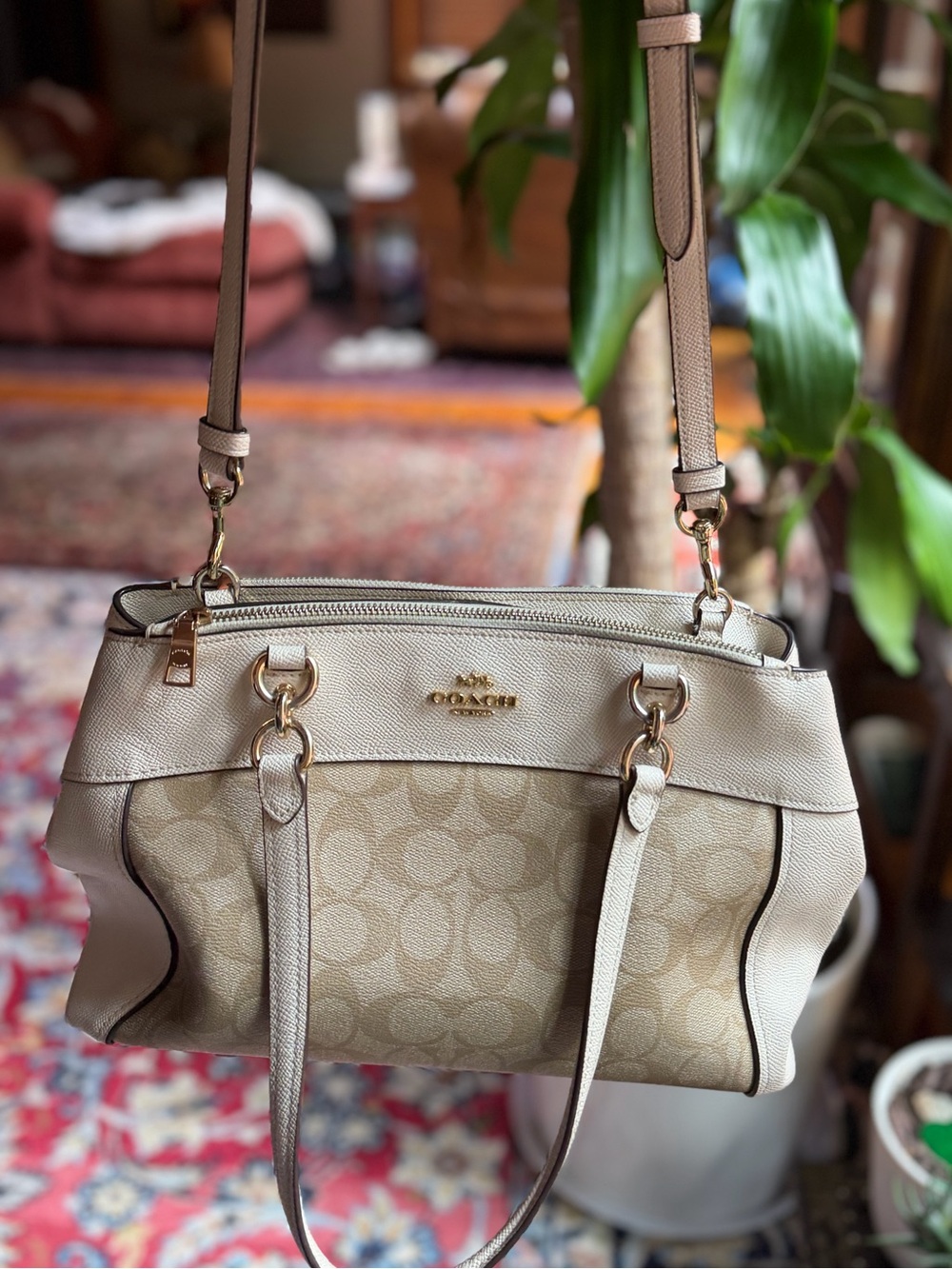 Coach Vintage Beige and Chalk Signature Leather Shoulder Bag- Preloved!
